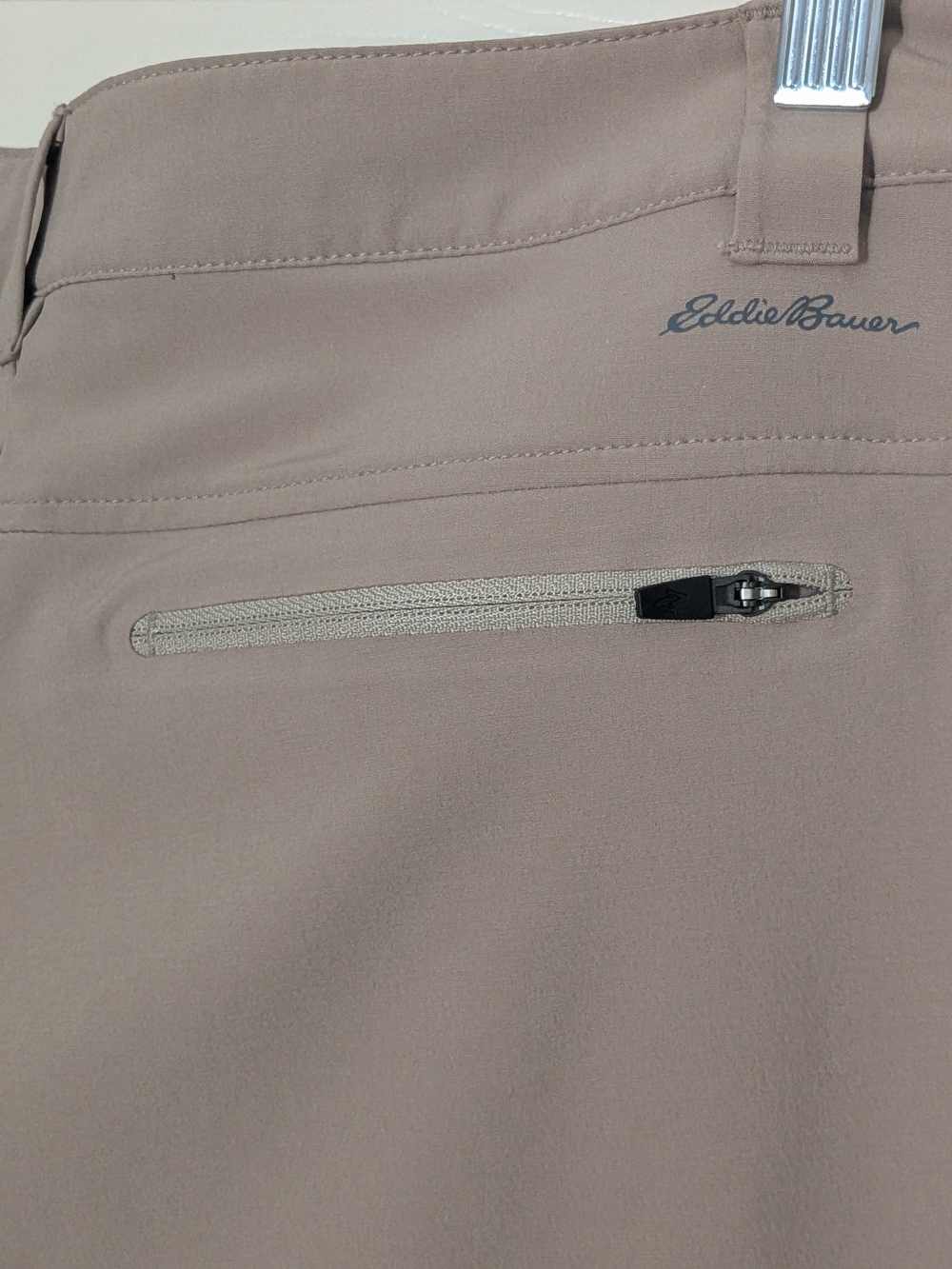 Eddie Bauer Women's Traverse, Cargo Pants in Taupe, Size 10 - Picture 9 of 16